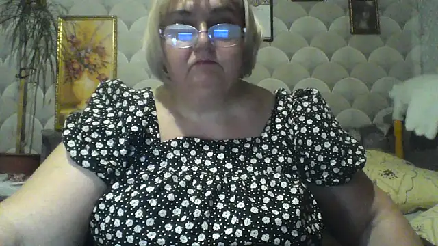 Snapshot of MarinaFarina53 chatting on 06/05/26, 06:57 MarinaFarina53 online show from 06/05/26, 06:57