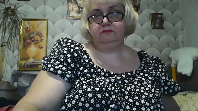 Snapshot of MarinaFarina53 chatting on 06/09/26, 04:51 MarinaFarina53 online show from 06/09/26, 04:51