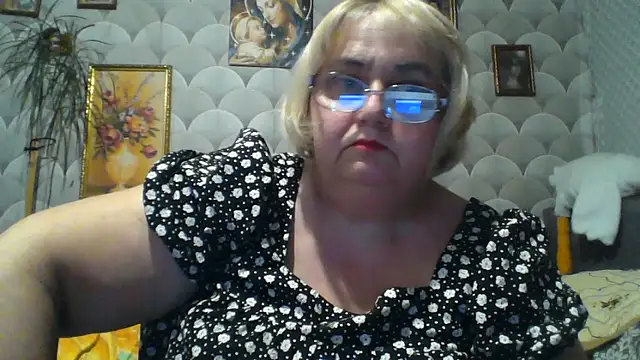 Snapshot of MarinaFarina53 chatting on 06/10/26, 07:35 MarinaFarina53 online show from 06/10/26, 07:35