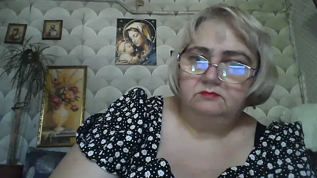 Snapshot of MarinaFarina53 chatting on 06/11/26, 05:38 MarinaFarina53 online show from 06/11/26, 05:38