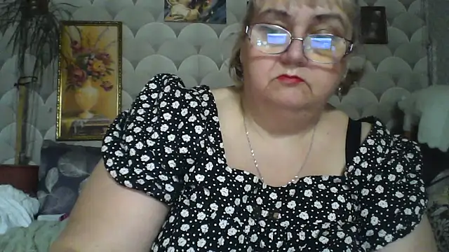 Snapshot of MarinaFarina53 chatting on 06/12/26, 06:45 MarinaFarina53 online show from 06/12/26, 06:45