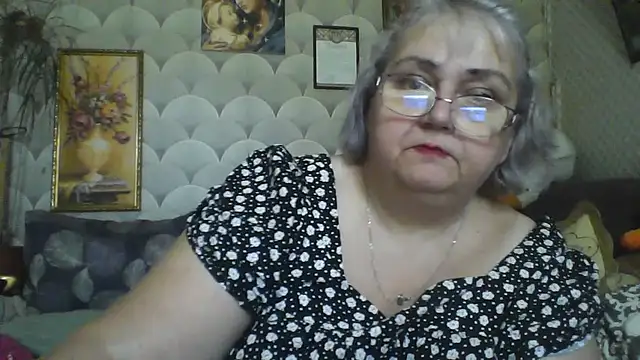 MarinaFarina53 online show from 07/17/26, 07:15