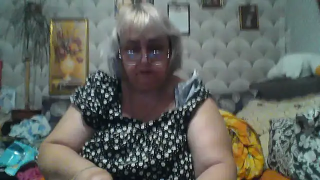 MarinaFarina53 online show from 07/27/26, 06:15
