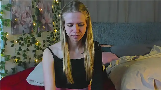 Squirt Cutie online show from 05/24/26, 08:25