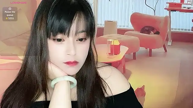 Snapshot of Xiaoting13 chatting on 05/29/26, 05:27 Xiaoting13 online show from 05/29/26, 05:27