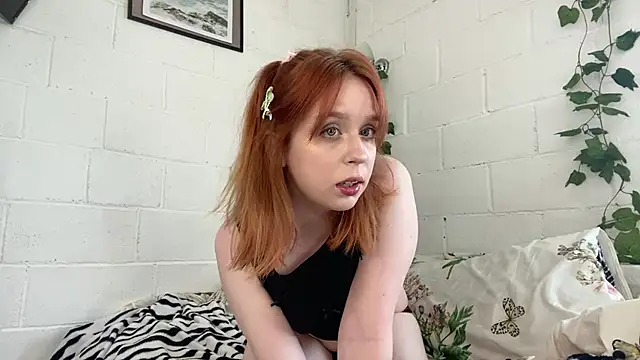 Snapshot of Amber__Fox chatting on 06/11/26, 10:02 Amber Fox online show from 06/11/26, 10:02