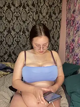 Snapshot of viksiss chatting on 05/26/26, 04:47 viksiss online show from 05/26/26, 04:47