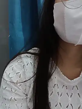 Snapshot of -Hena- chatting on 05/26/26, 03:30 -Hena- online show from 05/26/26, 03:30