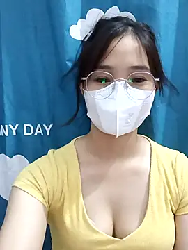 Snapshot of -Hena- chatting on 06/03/26, 02:33 -Hena- online show from 06/03/26, 02:33