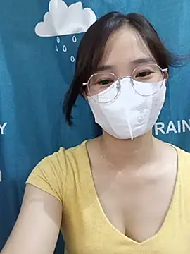 Snapshot of -Hena- chatting on 06/06/26, 08:30 -Hena- online show from 06/06/26, 08:30