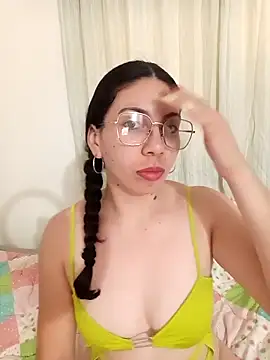Mia essence online show from 05/20/26, 07:31