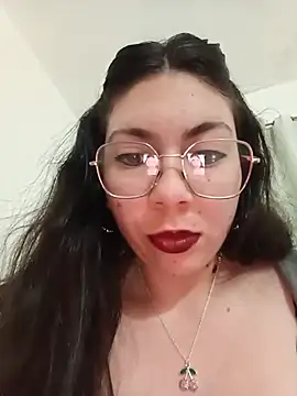 Mia essence online show from 07/28/26, 11:39