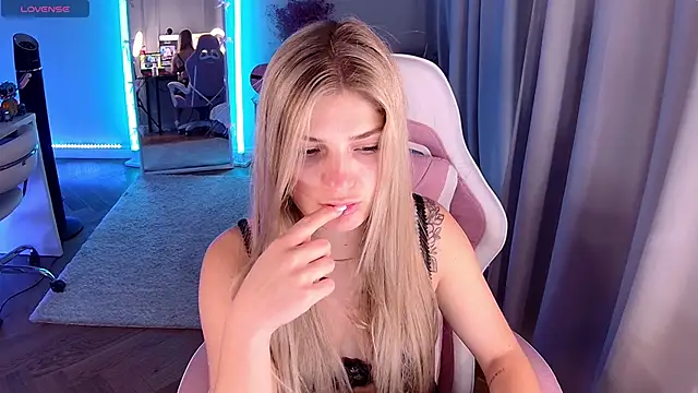 Snapshot of Leri_One chatting on 06/03/26, 06:16 Leri One online show from 06/03/26, 06:16