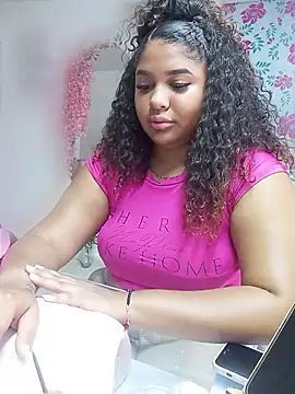 Snapshot of helenassnow chatting on 06/19/26, 04:11 helenassnow online show from 06/19/26, 04:11