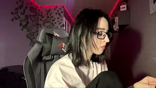Snapshot of NightFoxxx chatting on 05/15/26, 02:02 NightFoxxx online show from 05/15/26, 02:02