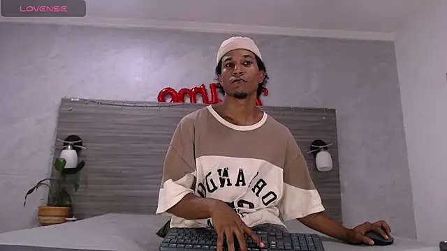 Snapshot of Dilan_Hall chatting on 06/03/26, 09:42 Dilan Hall online show from 06/03/26, 09:42