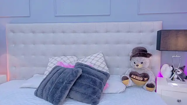 DulceeGarcia online show from 07/07/26, 04:26