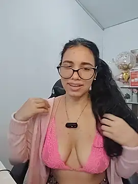 Snapshot of alanahot94 chatting on 06/07/26, 01:59 alanahot94 online show from 06/07/26, 01:59