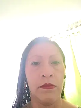 Snapshot of Vely_ chatting on 06/11/26, 05:44 Vely online show from 06/11/26, 05:44