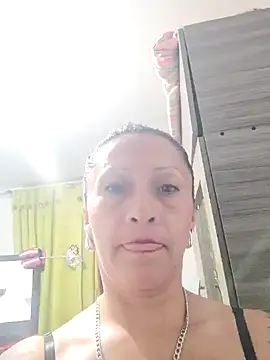 Snapshot of Vely_ chatting on 06/14/26, 12:30 Vely online show from 06/14/26, 12:30