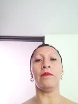 Snapshot of Vely_ chatting on 06/24/26, 07:13 Vely online show from 06/24/26, 07:13