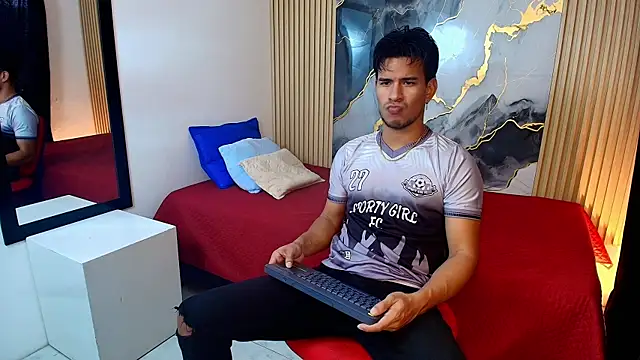 Snapshot of JacobWolf__ chatting on 05/31/26, 07:37 JacobWolf online show from 05/31/26, 07:37