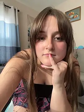 Snapshot of Hazel_Haze chatting on 05/29/26, 11:03 Hazel Haze online show from 05/29/26, 11:03