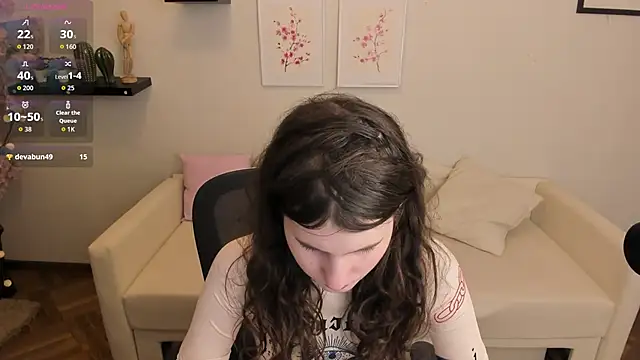 Gigi myav online show from 06/10/26, 10:14