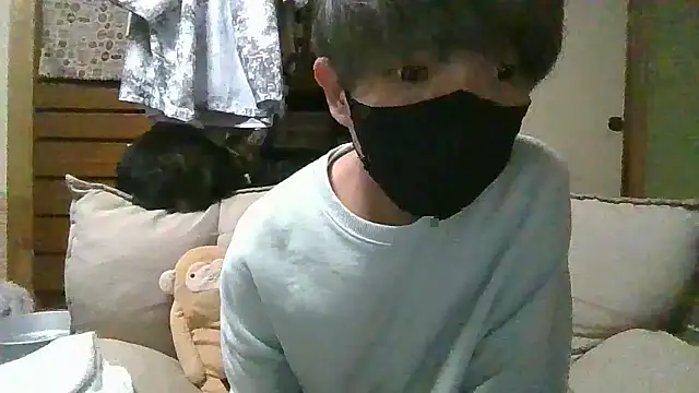 Snapshot of kazupan22 chatting on 05/23/26, 01:15 kazupan22 online show from 05/23/26, 01:15