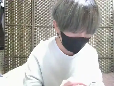 Snapshot of kazupan22 chatting on 06/11/26, 12:47 kazupan22 online show from 06/11/26, 12:47