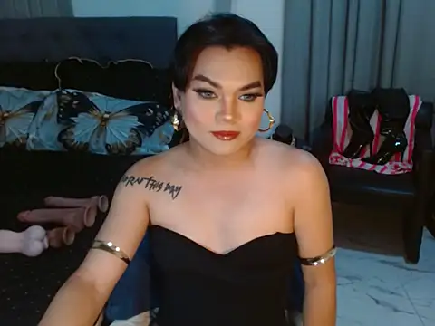 RoyalSeductress online show from 05/18/26, 07:14