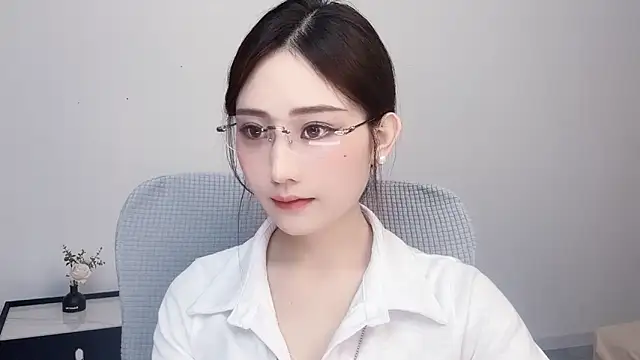Snapshot of _222Mia chatting on 05/25/26, 02:17 222Mia online show from 05/25/26, 02:17