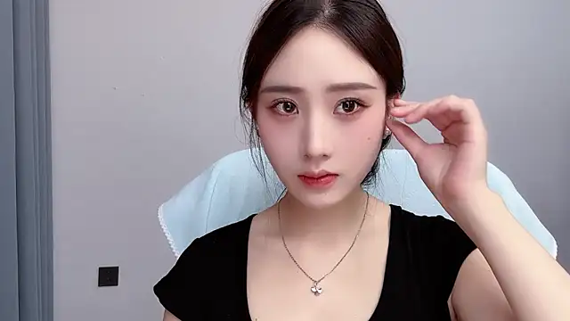  222Mia online show from 06/30/26, 02:34