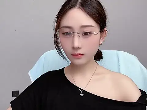  222Mia online show from 07/04/26, 03:13
