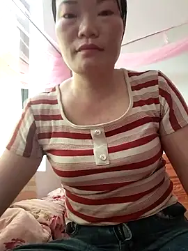 Snapshot of -Trici- chatting on 05/15/26, 06:09 -Trici- online show from 05/15/26, 06:09