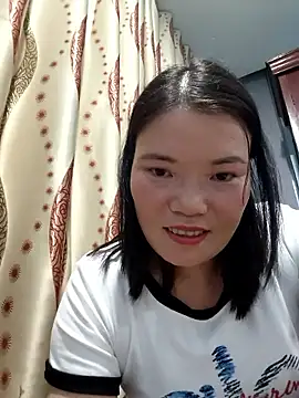 Snapshot of -Trici- chatting on 05/20/26, 07:20 -Trici- online show from 05/20/26, 07:20