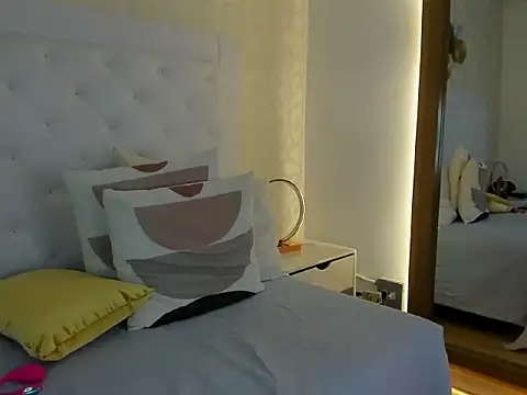 candy eyes  online show from 05/21/26, 03:24
