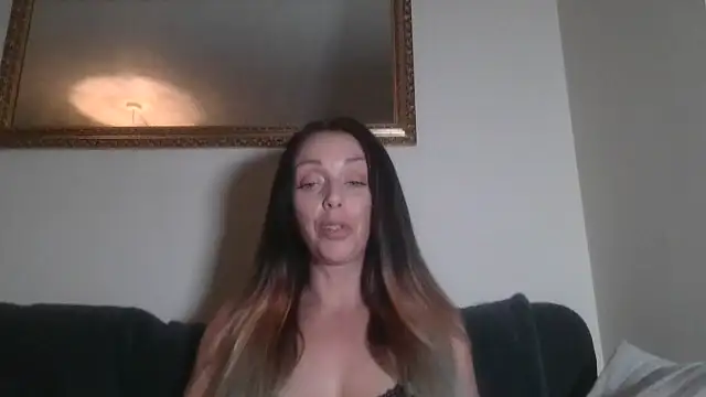 LouiseLovell online show from 06/11/26, 10:19