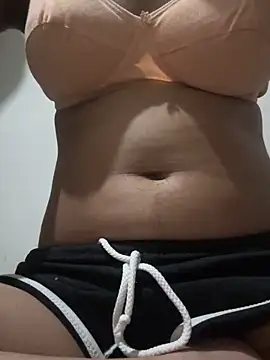 Snapshot of sexyy_nehaa chatting on 05/24/26, 03:39 sexyy nehaa online show from 05/24/26, 03:39