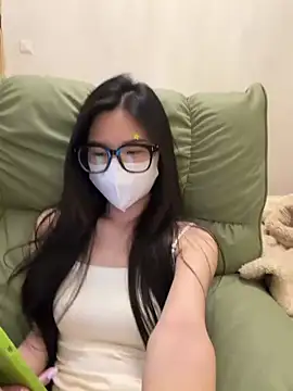 yy22111 online show from 06/04/26, 12:55