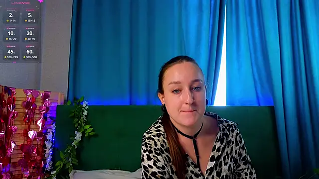 Snapshot of SandraWarren chatting on 06/03/26, 08:28 SandraWarren online show from 06/03/26, 08:28