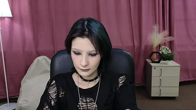 Snapshot of PearleneBolfa chatting on 05/13/26, 11:40 PearleneBolfa online show from 05/13/26, 11:40