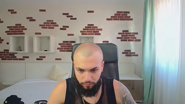 Snapshot of OscarWillss chatting on 05/27/26, 04:53 OscarWillss online show from 05/27/26, 04:53