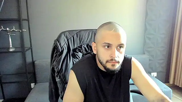 Snapshot of TroyWadee chatting on 06/08/26, 04:24 TroyWadee online show from 06/08/26, 04:24