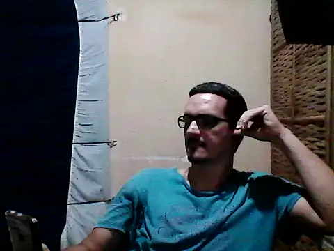 Snapshot of DouglasBr22 chatting on 05/10/26, 08:03 DouglasBr22 online show from 05/10/26, 08:03