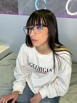 Snapshot of EmiliaBell_ chatting on 05/29/26, 03:59 EmiliaBell online show from 05/29/26, 03:59