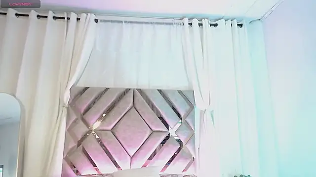 MilaMonroeX online show from 06/05/26, 02:07