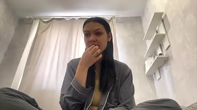 Snapshot of AiEsquer chatting on 06/08/26, 05:19 AiEsquer online show from 06/08/26, 05:19