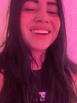 Snapshot of zoe_martinez chatting on 06/03/26, 06:13 zoe martinez online show from 06/03/26, 06:13