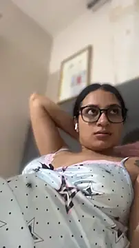 Snapshot of pamela_morena chatting on 06/11/26, 03:04 pamela morena online show from 06/11/26, 03:04